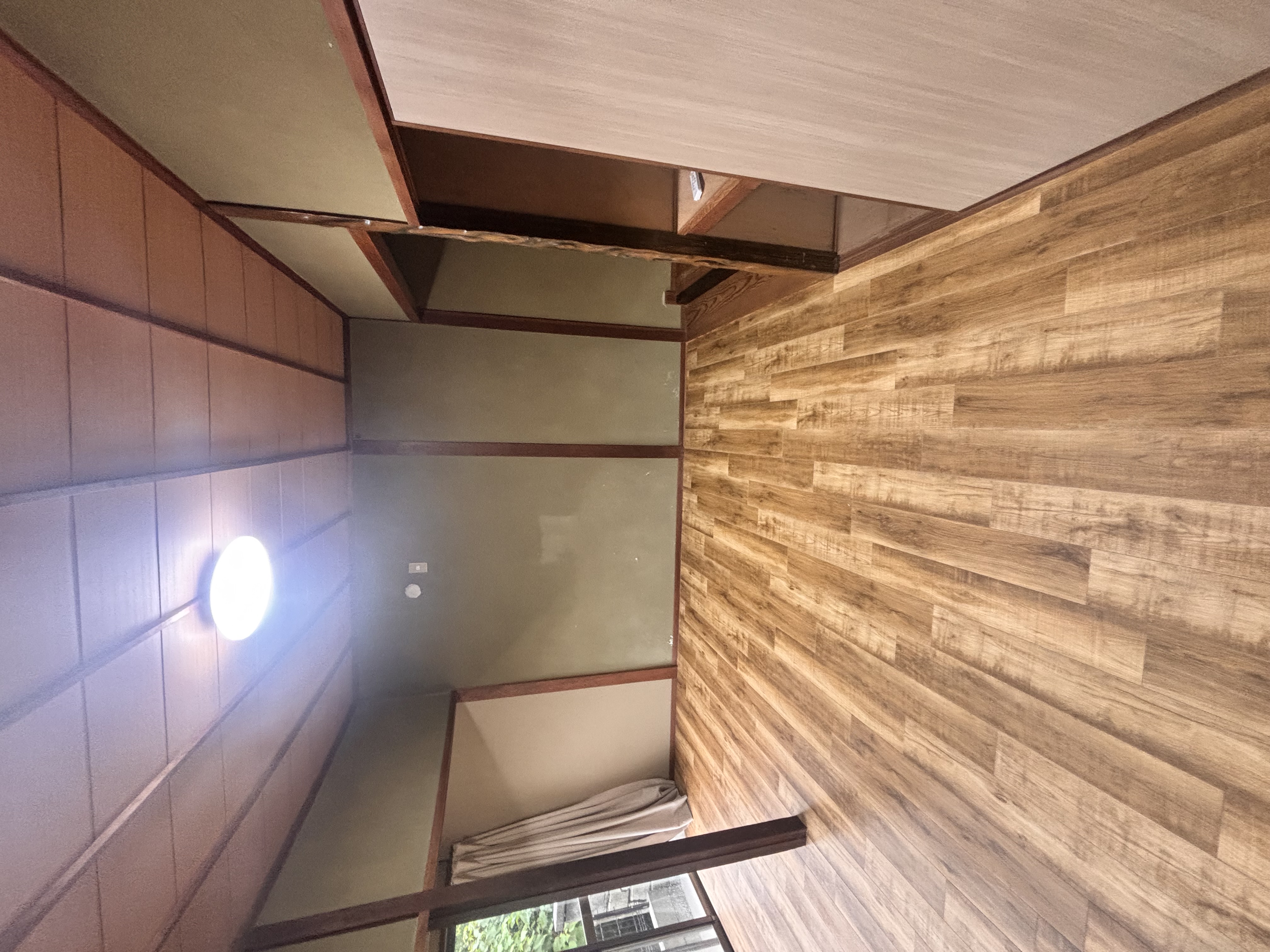 クロス張替え前